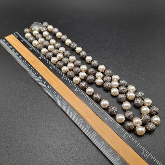 Vintage Glitter Bead Necklace, Glass Pearls, Art Beads, 1950s Jewelry - Picture 6 of 11